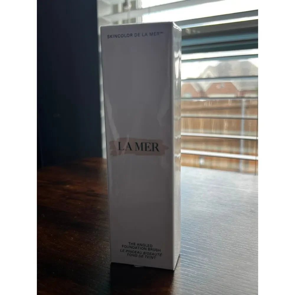 NIB La Mer The Angled Foundation Brush